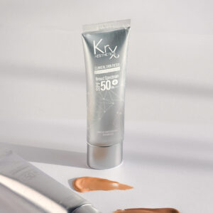 KrX  Clinical Skin Filter Tinted Sunscreen SPF 50 PA+++ - Mittel-Dunkel