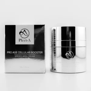 Das Bild zeigt ein elegantes Kosmetikprodukt der Marke Pfect-A mit dem Namen Pro Age Cellular Booster – Spider Web Cream. Links im Bild befindet sich die Produktverpackung in Silber-Schwarz-Optik mit glänzendem Finish. Die Schrift ist weiß und hebt sich gut vom dunklen Untergrund ab. Rechts steht der Tiegel mit der Creme – ein rundes, silberfarbenes Gefäß mit modernem, spiegelndem Design. Auch auf dem Tiegel ist der Markenname Pfect-A sowie der Produktname gut sichtbar aufgedruckt. Die Füllmenge beträgt 55g (1.94 oz). Das Design vermittelt Hochwertigkeit und einen Anti-Aging-Fokus.