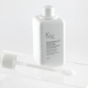 Serumflasche mit Pipette des KRX Milk Boosting Serums für intensive Hautpflege